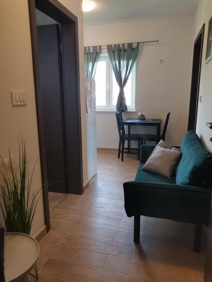 Marin Apartment Lopar Luaran gambar