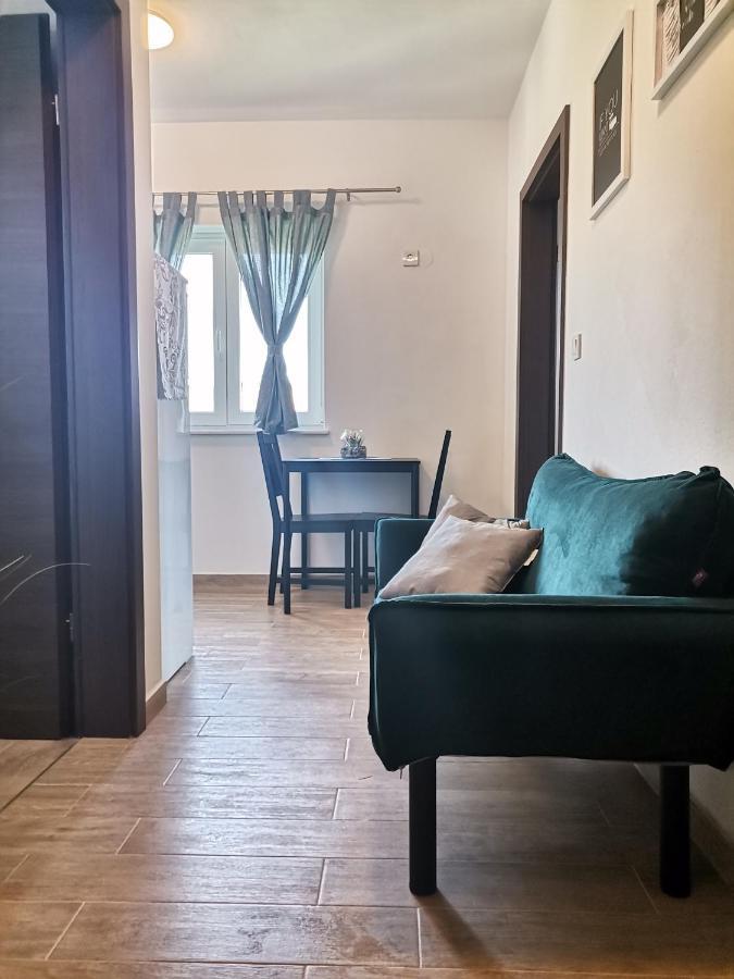 Marin Apartment Lopar Luaran gambar