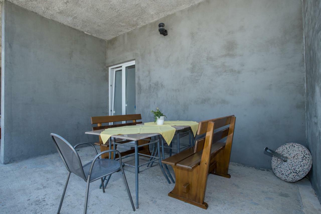 Marin Apartment Lopar Luaran gambar