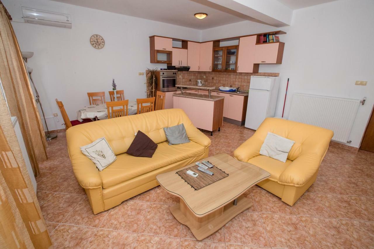 Marin Apartment Lopar Luaran gambar